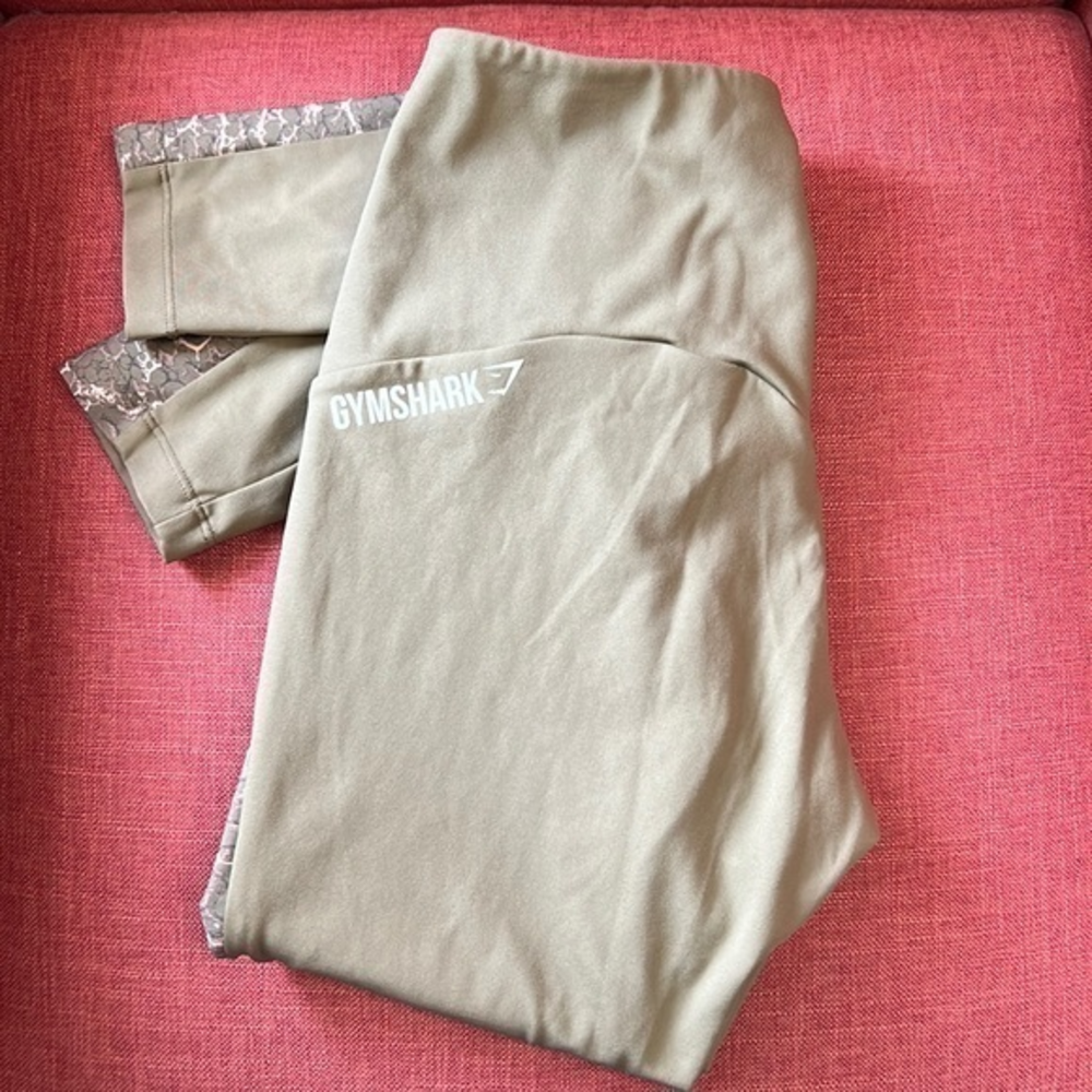GYMSHARK  women’s yoga pants‎ leggings. Size XS